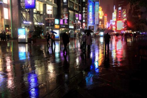 秋雨的夜晚心情说说 适合雨夜发的说说