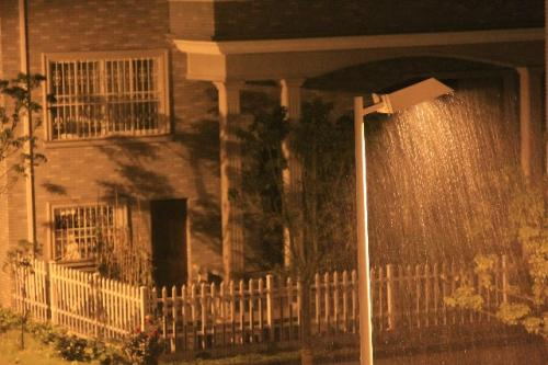 雨夜感慨的说说 又是一个雨夜的说说