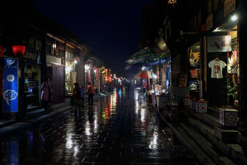 关于雨夜的伤感说说 最适合夜深下雨的说说