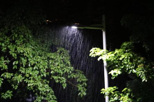 夜雨说说心情说说 雨天的心情说说深夜