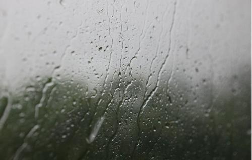 适合下雨天发表的说说 下雨发的心情说说