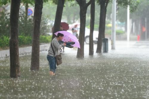 雨天唯美说说心情短语 关于下雨的唯美说说